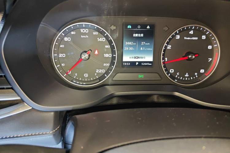 Used Roewe i5 2019 1.5L Automatic 4G Connected Langhao Edition Odometer Close Up