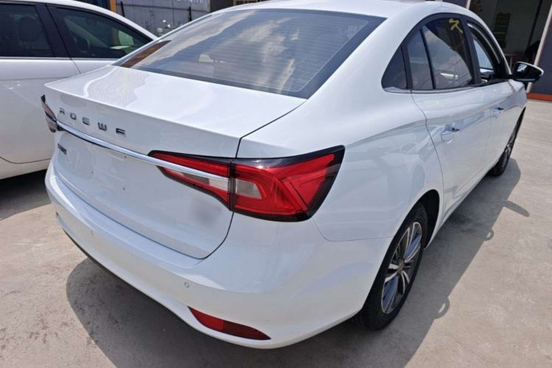Used Roewe i5 2019 1.5L Automatic 4G Connected Linghao Flagship Edition Rear Right 45 Deg
