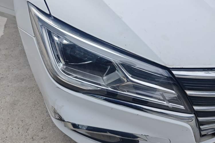 Used Roewe i5 2019 1.5L Automatic 4G Connected Langhao Edition Right Front Headlight