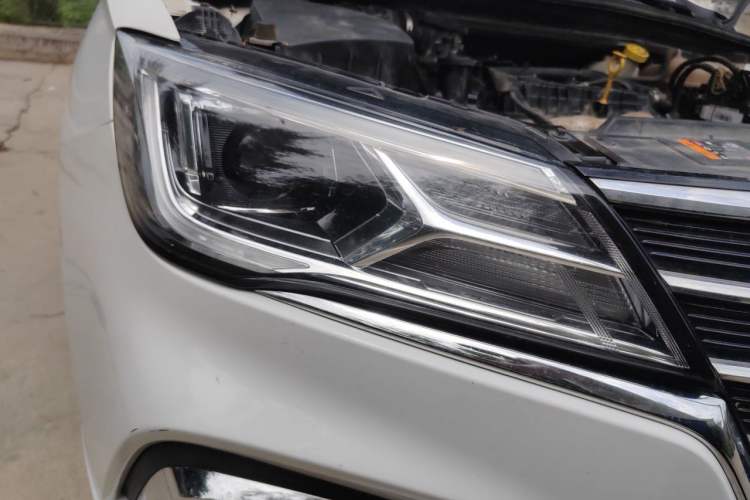 Used Roewe i5 2019 1.5L Automatic 4G Connected Linghao Edition Right Front Headlight