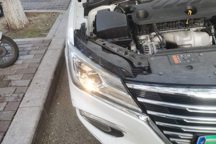 Used Roewe i5 2019 1.5L Automatic 4G Connected Langhao Edition Right Front Headlight