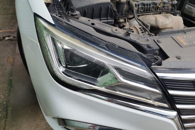 Used Roewe i5 2019 1.5L Automatic 4G Connected Langyue Edition Right Front Headlight