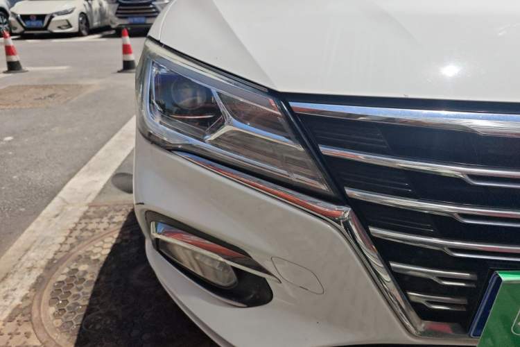 Used Roewe i5 2019 20T Automatic 4G Connected Supercharged Flagship Edition Right Front Headlight