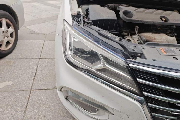 Used Roewe i5 2019 1.5L Automatic 4G Connected Langhao Edition Right Front Headlight
