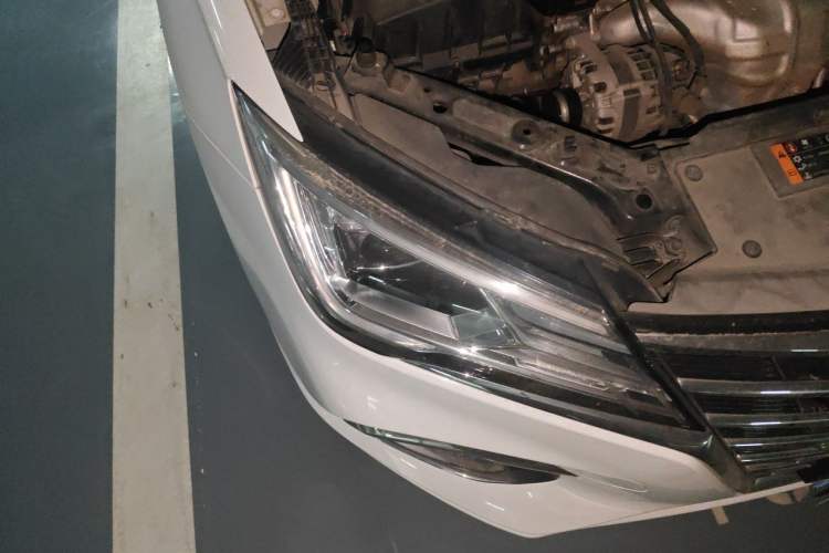 Used Roewe i5 2019 1.5L Manual 4G Connect Leehao Flagship Edition Right Front Headlight
