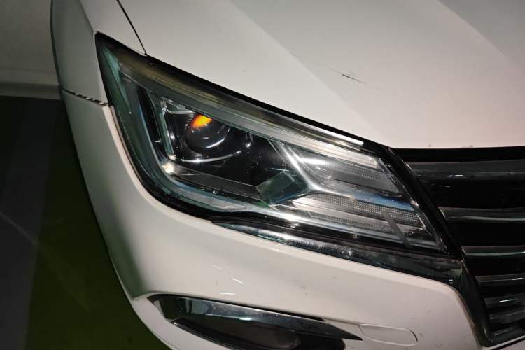 Used Roewe i5 2019 1.5L Automatic 4G Connected Langyue Edition Right Front Headlight
