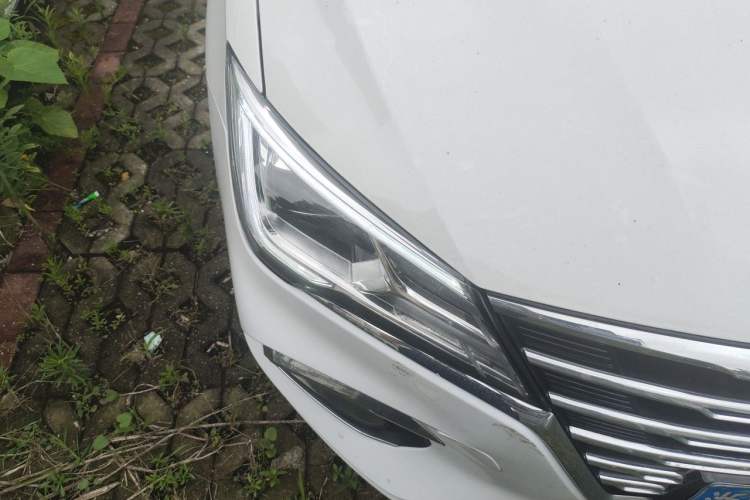 Used Roewe i5 2019 20T Automatic Intelligent Connectivity Super-Power Supreme Edition Right Front Headlight