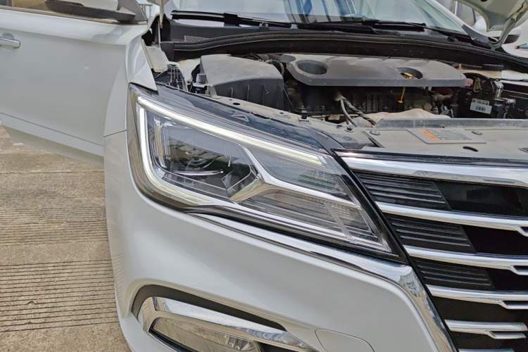 Used Roewe i5 2019 1.5L Manual 4G Connect Leehao Flagship Edition Right Front Headlight