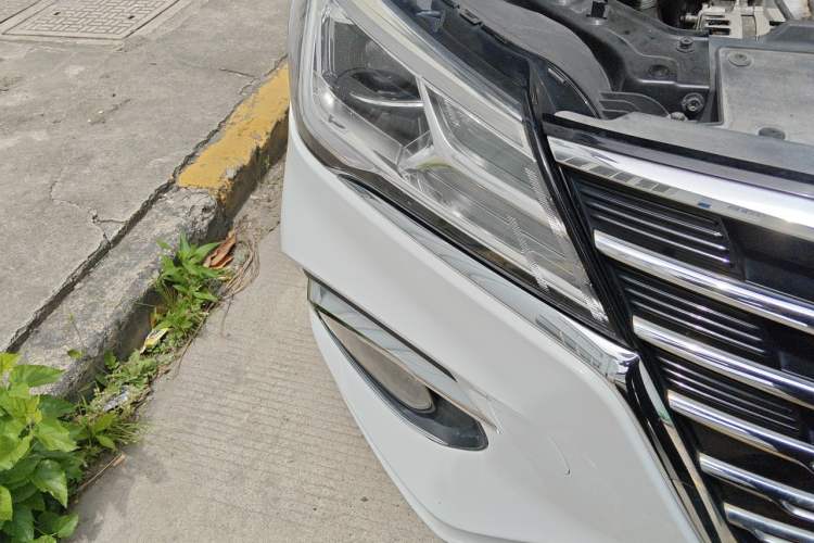 Used Roewe i5 2019 1.5L Automatic 4G Connected Langyue Edition Right Front Headlight
