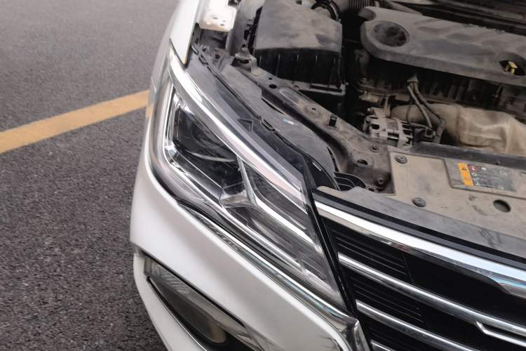 Used Roewe i5 2019 1.5L Manual 4G Connectable Langhao Edition Right Front Headlight