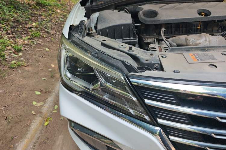 Used Roewe i5 2019 1.5L Automatic 4G Connected Langhao Edition Right Front Headlight