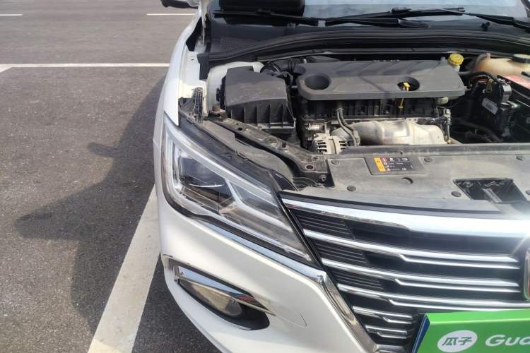 Used Roewe i5 2019 1.5L Automatic 4G Connected Langhao Edition Right Front Headlight