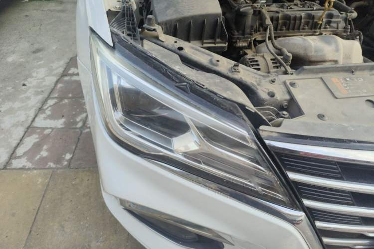 Used Roewe i5 2019 1.5L Automatic 4G Connected Langyue Edition Right Front Headlight