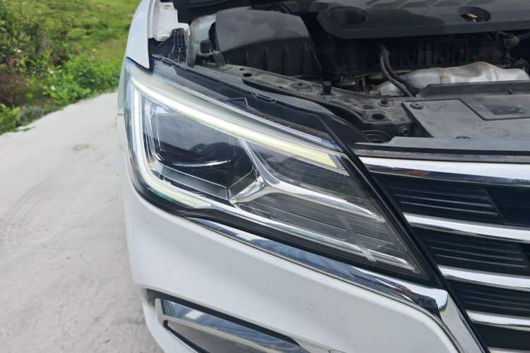 Used Roewe i5 2019 1.5L Automatic 4G Connected Langhao Edition Right Front Headlight