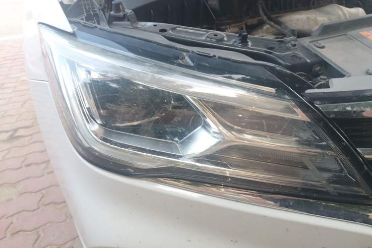 Used Roewe i5 2019 1.5L Automatic 4G Connected Langhao Edition Right Front Headlight