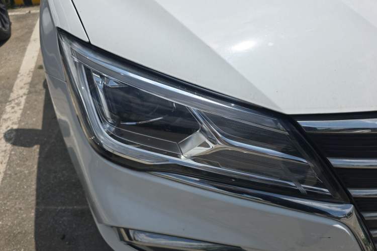 Used Roewe i5 2019 1.5L Automatic 4G Connected Linghao Edition Right Front Headlight