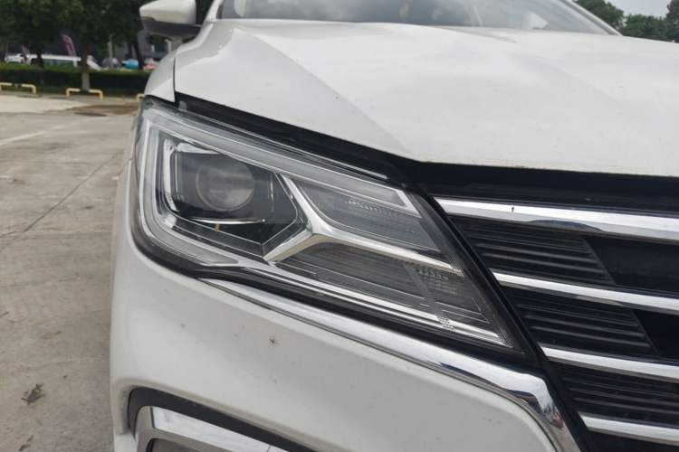 Used Roewe i5 2019 20T Automatic 4G Connected Supercharged Flagship Edition Right Front Headlight