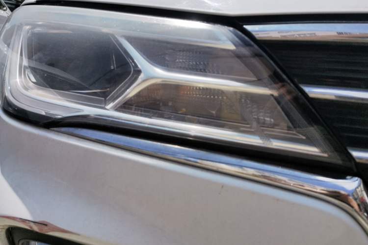 Used Roewe i5 2019 1.5L Manual 4G Connectable Langhao Edition Right Front Headlight
