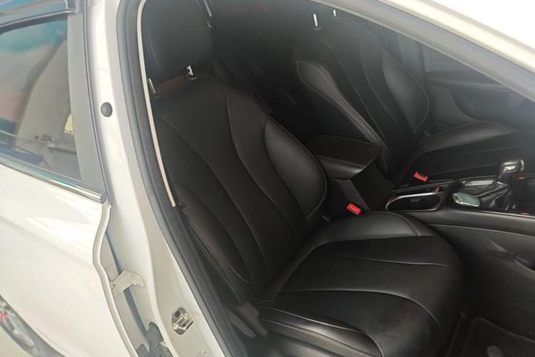 Used Roewe i5 2019 1.5L Automatic 4G Connected Langhao Edition Right Front Seat