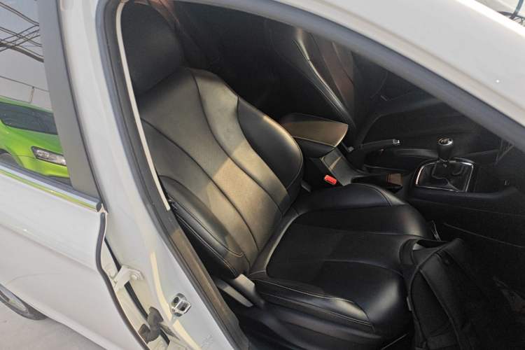 Used Roewe i5 2019 1.5L Manual 4G Connectable Langhao Edition Right Front Seat
