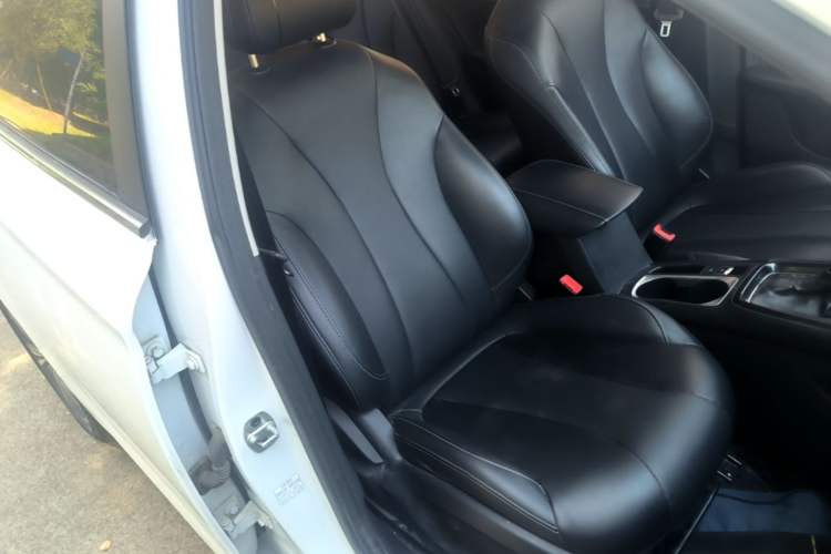Used Roewe i5 2019 1.5L Automatic 4G Connected Langhao Edition Right Front Seat