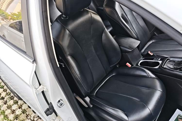 Used Roewe i5 2019 1.5L Automatic 4G Connected Langhao Edition Right Front Seat