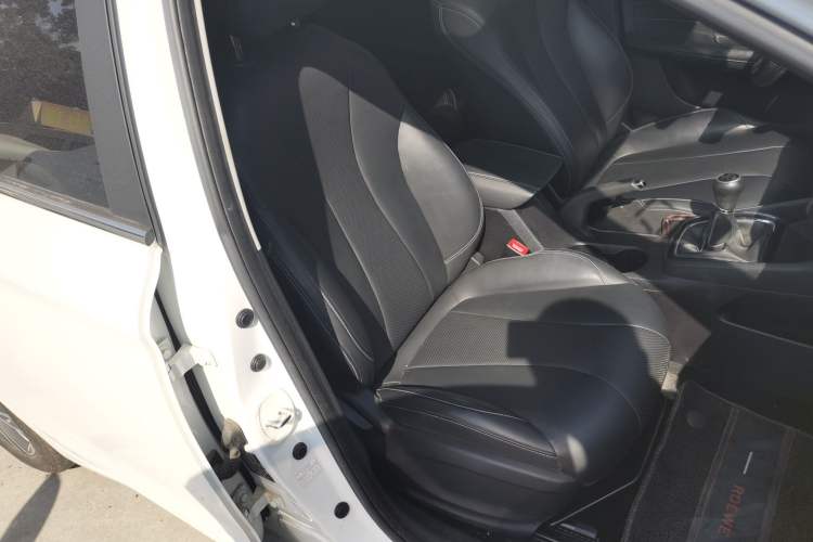 Used Roewe i5 2019 1.5L Manual 4G Connect Leehao Flagship Edition Right Front Seat