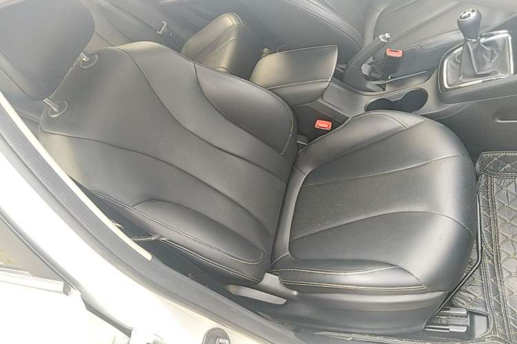 Used Roewe i5 2019 1.5L Manual 4G Connectable Langhao Edition Right Front Seat