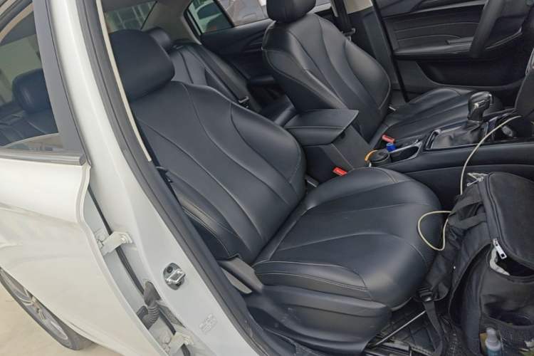 Used Roewe i5 2019 1.5L Automatic 4G Connected Linghao Flagship Edition Right Front Seat