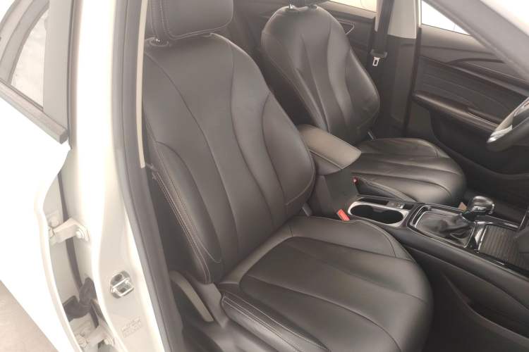 Used Roewe i5 2019 1.5L Automatic 4G Connected Linghao Edition Right Front Seat