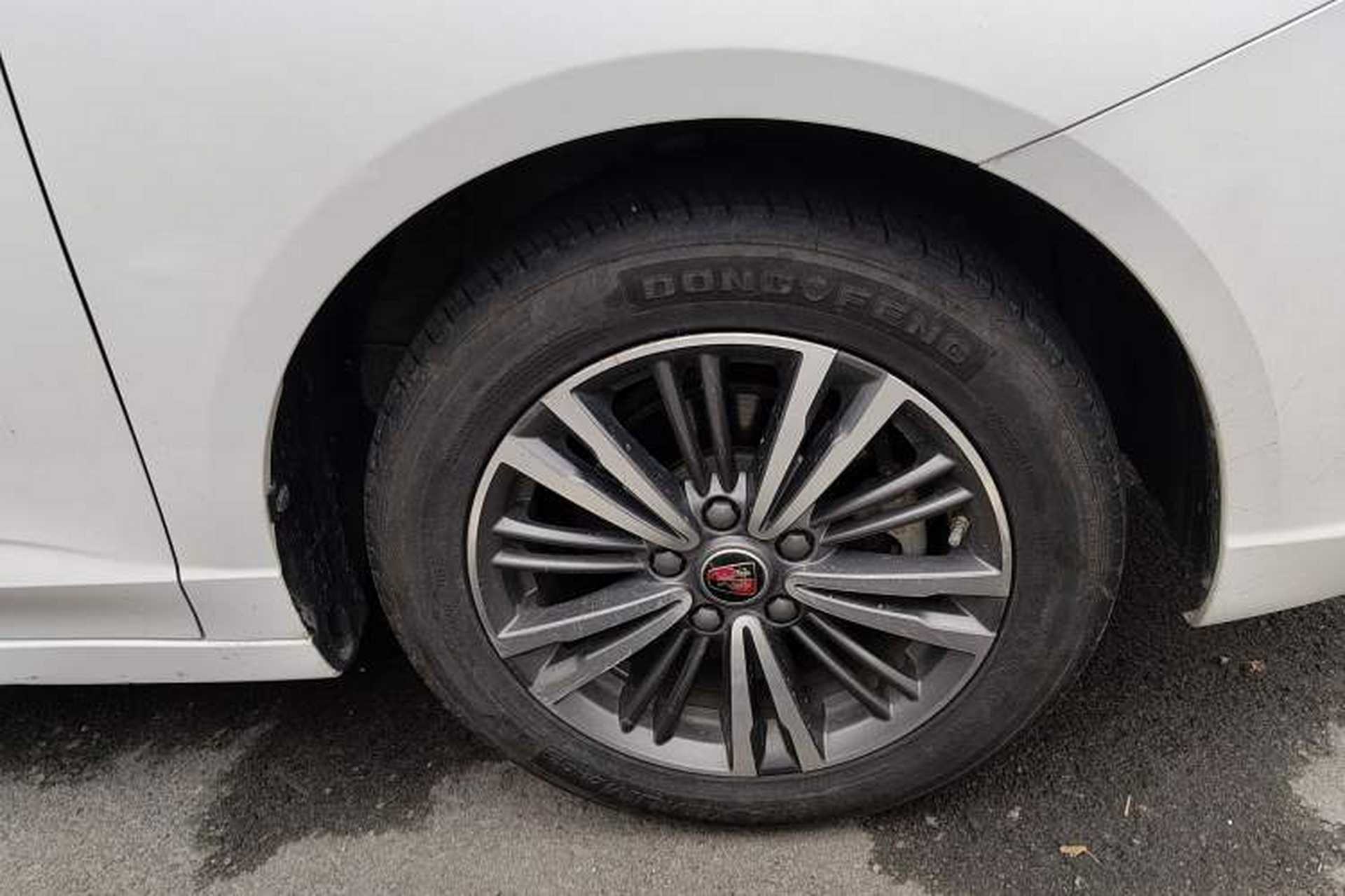 Used Roewe i5 2019 1.5L Automatic 4G Connected Langhao Edition Right Front Wheel Hub