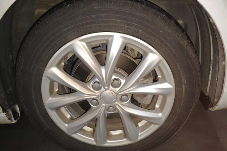 Used Roewe i5 2019 1.5L Automatic 4G Connected Langyue Edition Right Front Wheel Hub