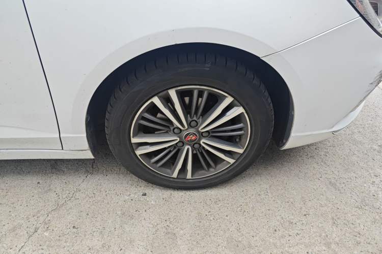 Used Roewe i5 2019 1.5L Automatic 4G Connected Langhao Edition Right Front Wheel Hub