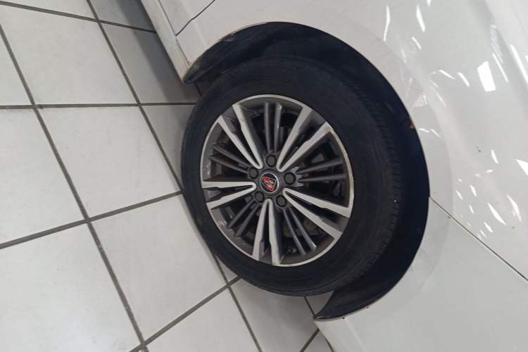 Used Roewe i5 2019 1.5L Automatic 4G Connected Langhao Edition Right Front Wheel Hub