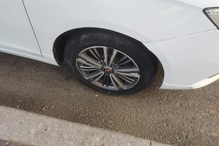 Used Roewe i5 2019 1.5L Automatic 4G Connected Langhao Edition Right Front Wheel Hub