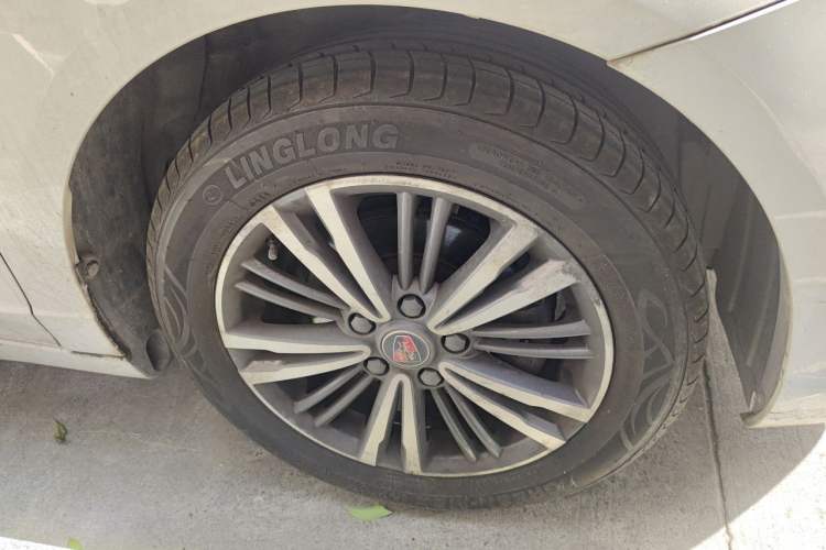 Used Roewe i5 2019 1.5L Manual 4G Connectable Langhao Edition Right Front Wheel Hub