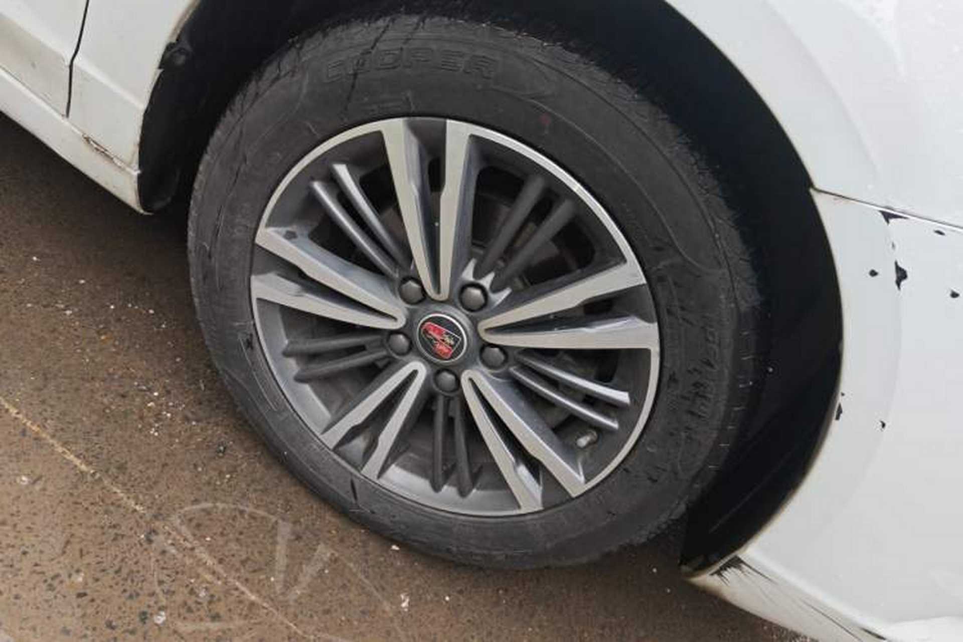 Used Roewe i5 2019 1.5L Automatic 4G Connected Langhao Edition Right Front Wheel Hub