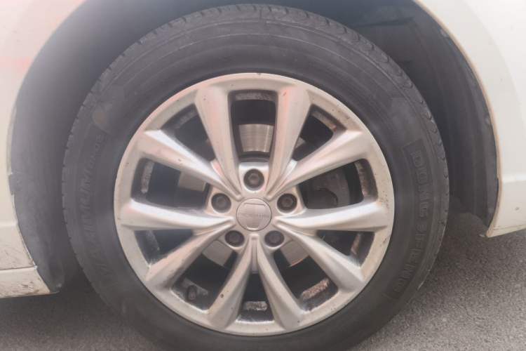 Used Roewe i5 2019 1.5L Manual 4G Connected Langyue Edition Right Front Wheel Hub