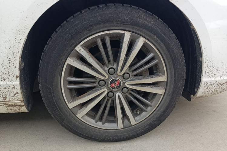 Used Roewe i5 2019 1.5L Automatic 4G Connected Langhao Edition Right Front Wheel Hub