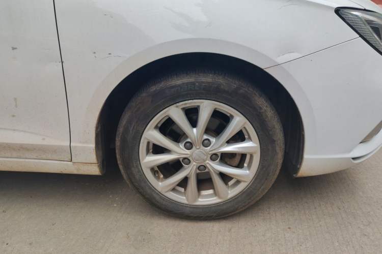 Used Roewe i5 2019 1.5L Automatic 4G Connected Linghao Edition Right Front Wheel Hub