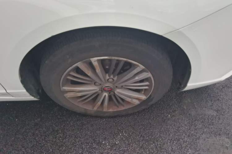 Used Roewe i5 2019 1.5L Automatic 4G Connected Langhao Edition Right Front Wheel Hub