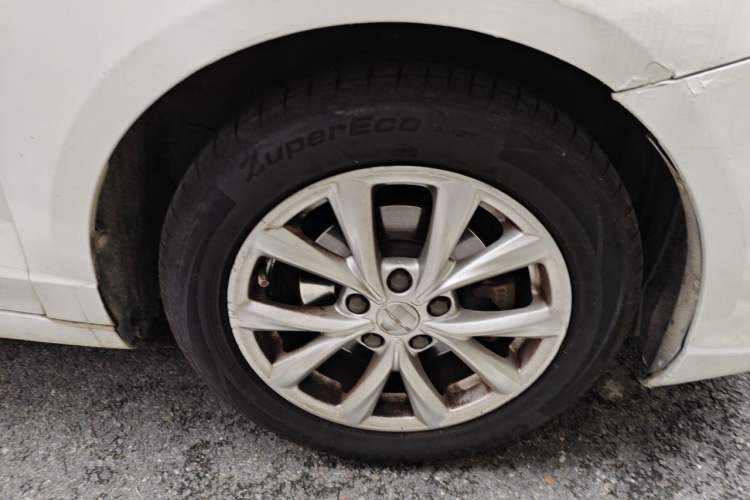 Used Roewe i5 2019 1.5L Automatic 4G Connected Linghao Edition Right Front Wheel Hub