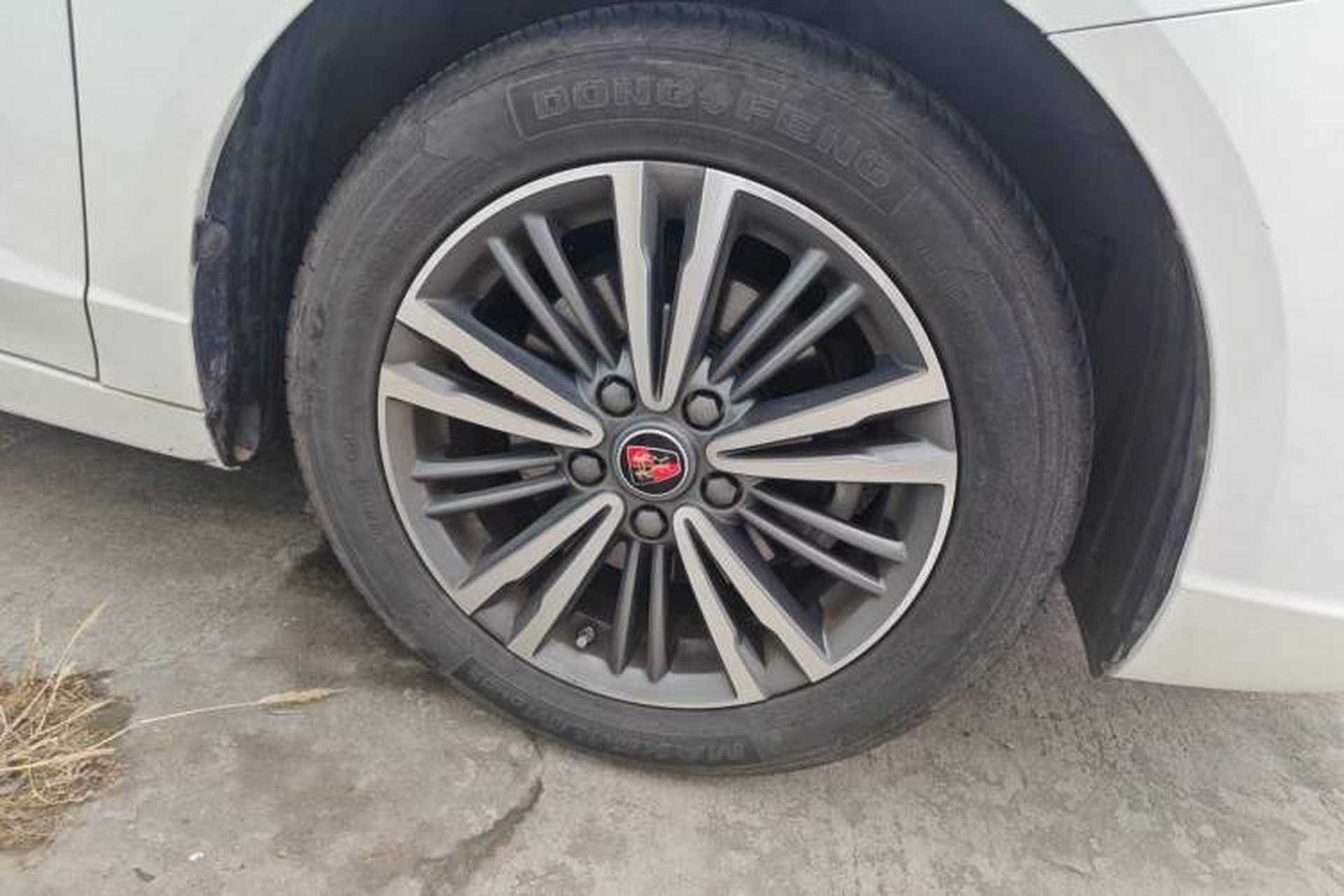 Used Roewe i5 2019 1.5L Automatic 4G Connected Langhao Edition Right Front Wheel Hub