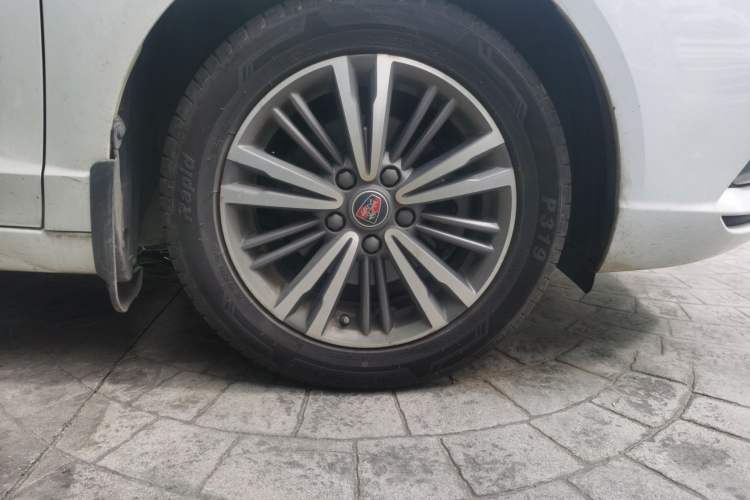 Used Roewe i5 2019 1.5L Automatic 4G Connected Langhao Edition Right Front Wheel Hub