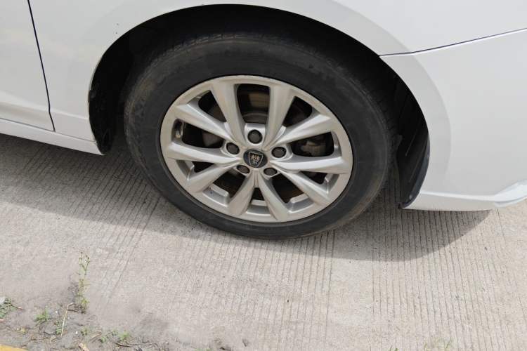 Used Roewe i5 2019 1.5L Automatic 4G Connected Langyue Edition Right Front Wheel Hub