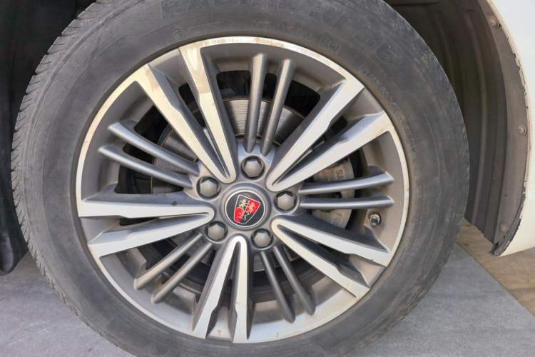 Used Roewe i5 2019 1.5L Automatic 4G Connected Langhao Edition Right Front Wheel Hub