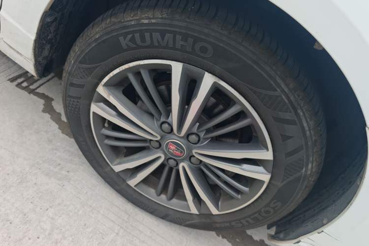 Used Roewe i5 2019 1.5L Automatic 4G Connected Langhao Edition Right Front Wheel Hub