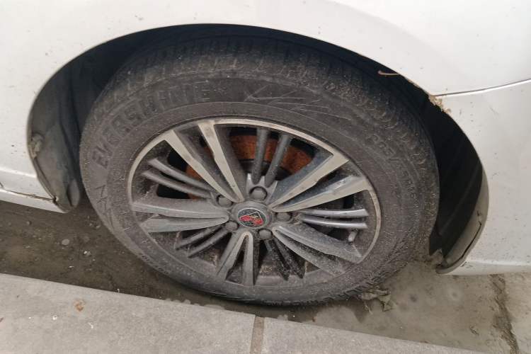 Used Roewe i5 2019 1.5L Manual 4G Connectable Langhao Edition Right Front Wheel Hub