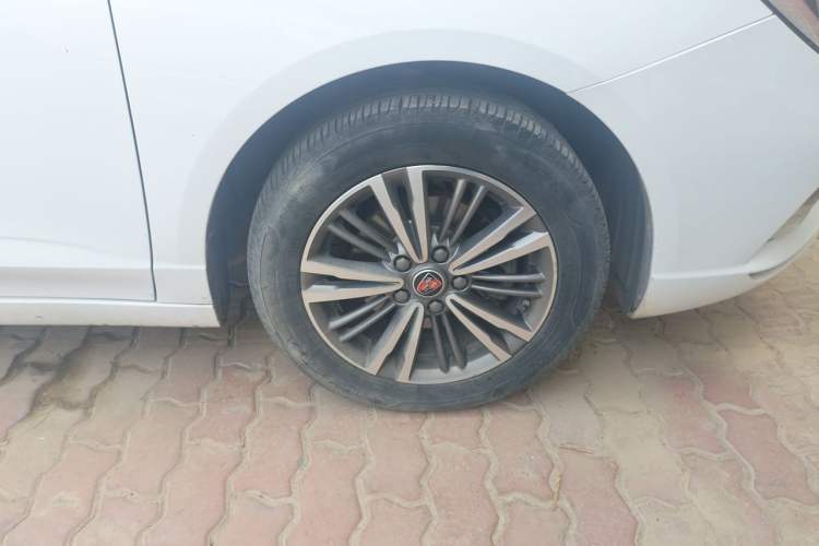 Used Roewe i5 2019 1.5L Automatic 4G Connected Langhao Edition Right Front Wheel Hub