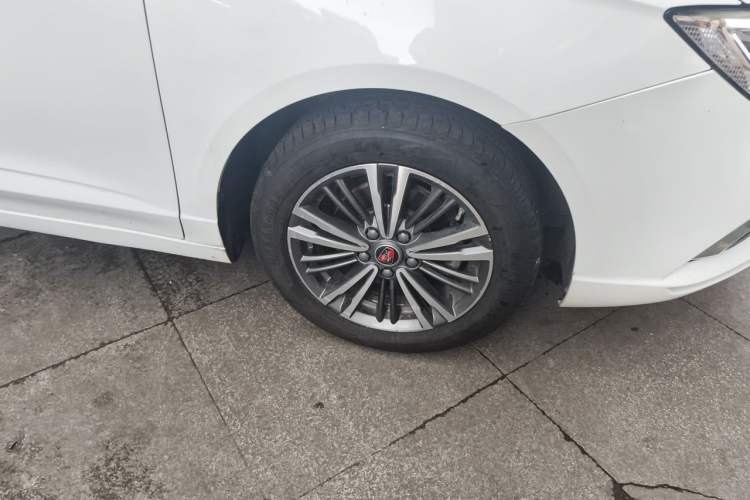 Used Roewe i5 2019 1.5L Automatic 4G Connected Langhao Edition Right Front Wheel Hub